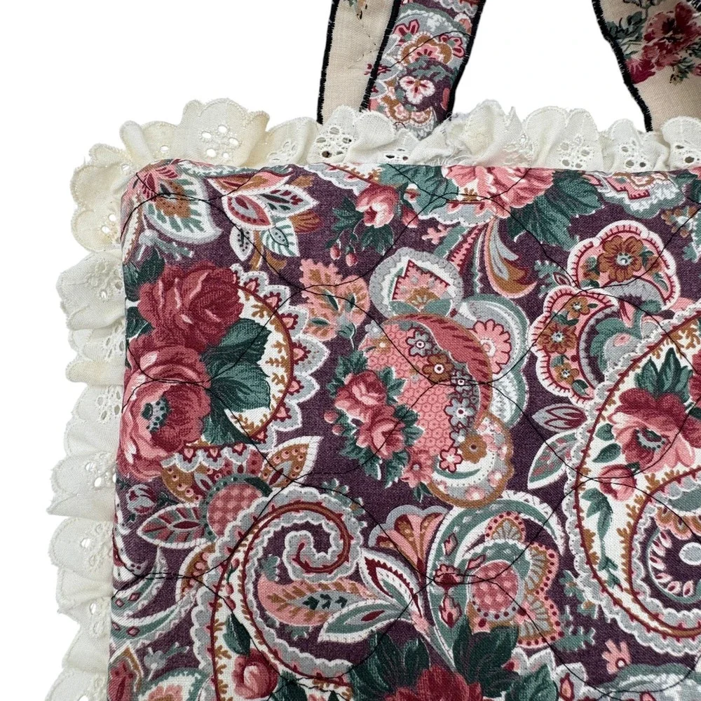 VTG Handmade Quilted Floral Paisley Book Cover Bible Handle Lace Trim Pockets